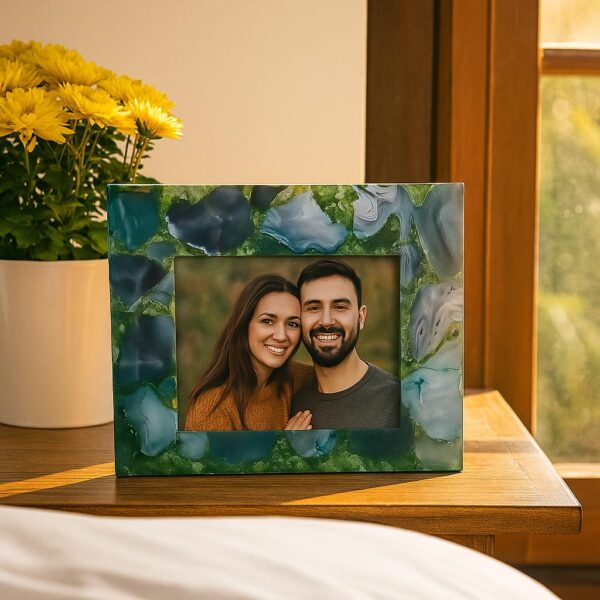ArtEra Beautiful Decorative Agate Photo frame for Room and Home Decor | 9 inches Home Decor Agate Stone Photo Frame (Size - 9 X 7 X 0.5 inches, Color - Green )